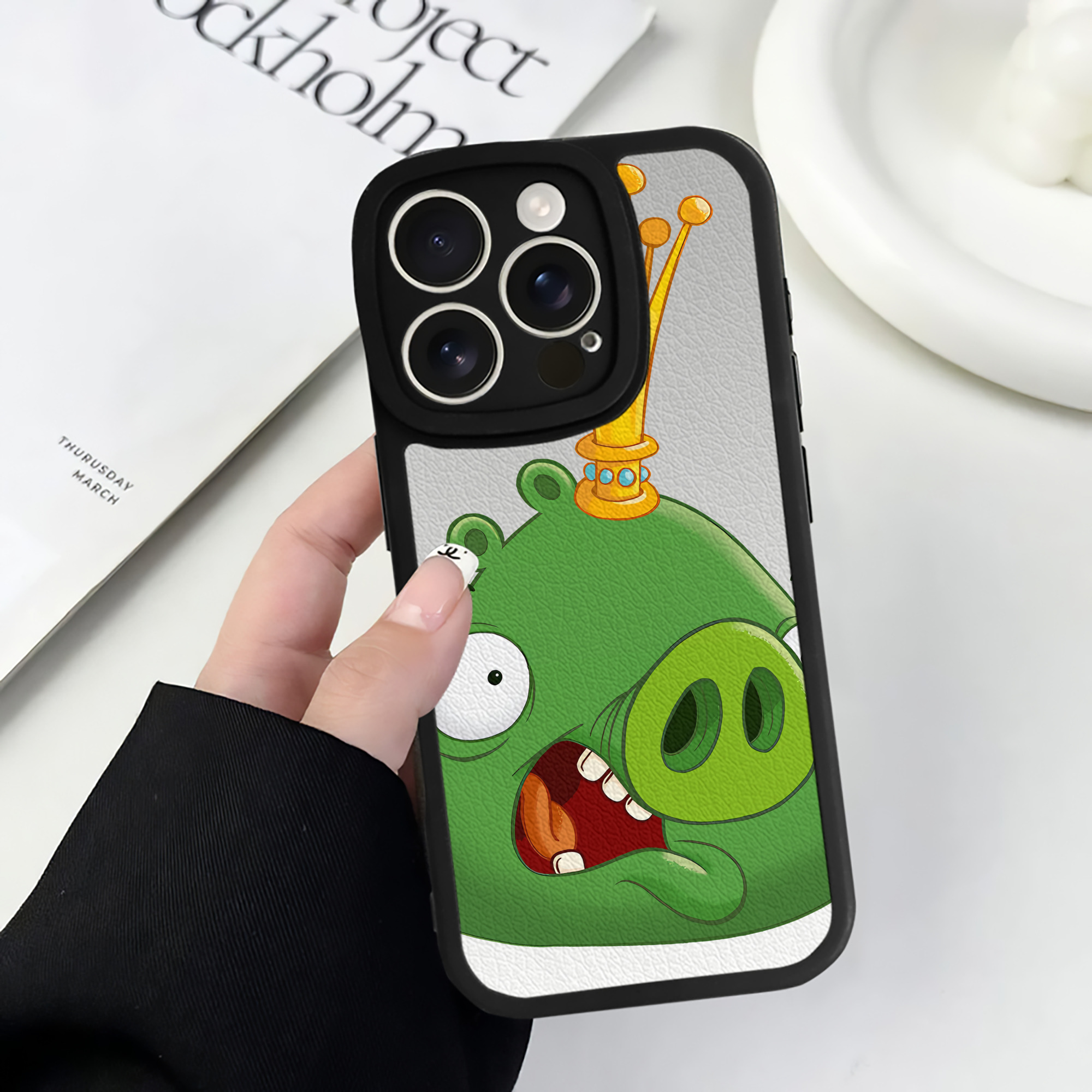 （画像用） Angry Birds アングリーバード 【iPhone 16シリーズ対応】シリコンスマホケース（レザー調） 材質：シリコン